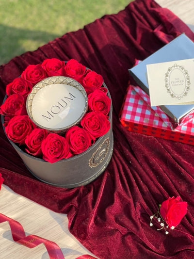 Roses Ronde with Moum Candle
